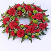 Classic Wreath Red & Green