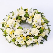 Classic Wreath Yellow & Cream